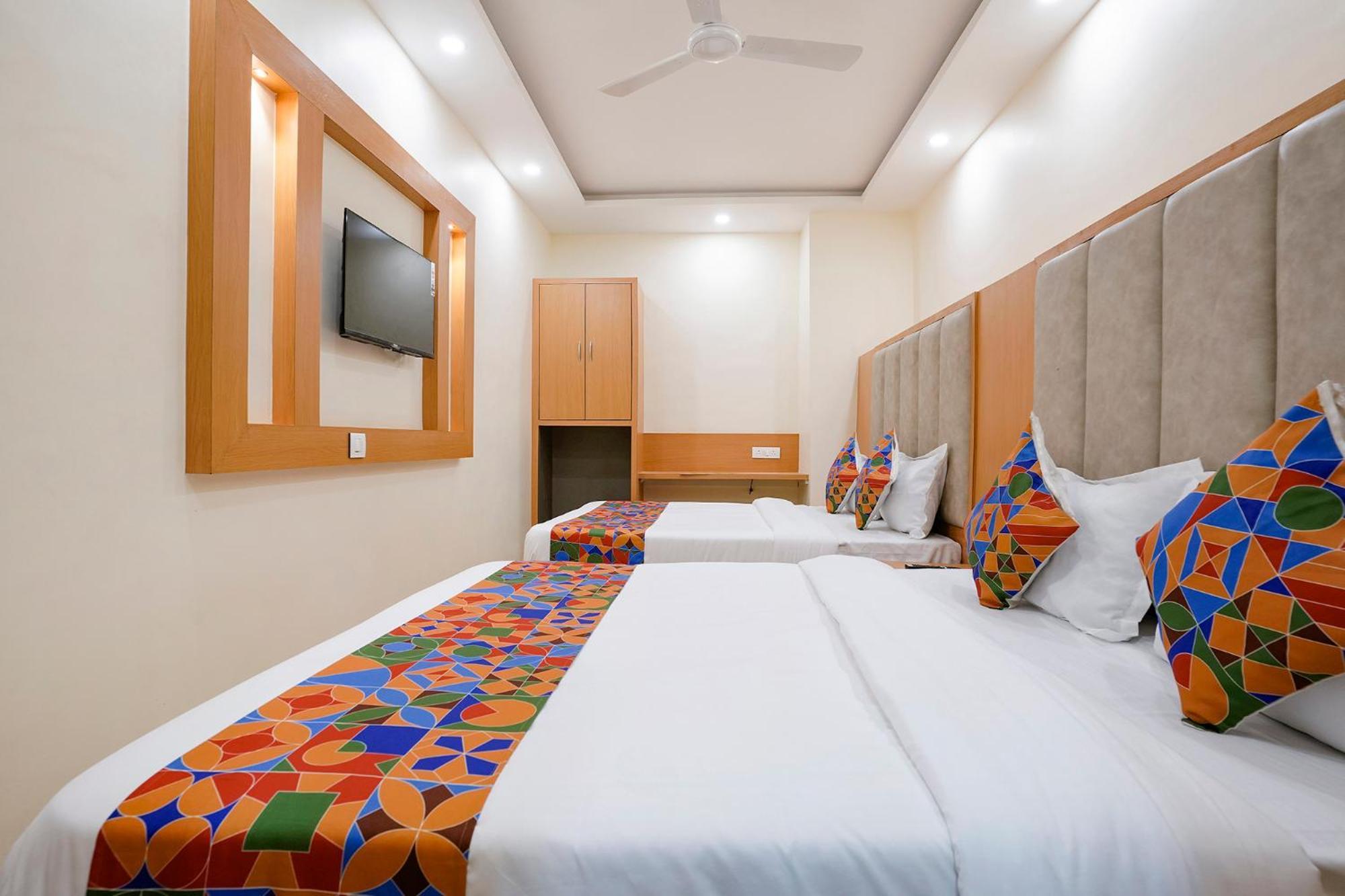 Fabhotel 7 Square - Nr Bkc Mumbai Exterior photo
