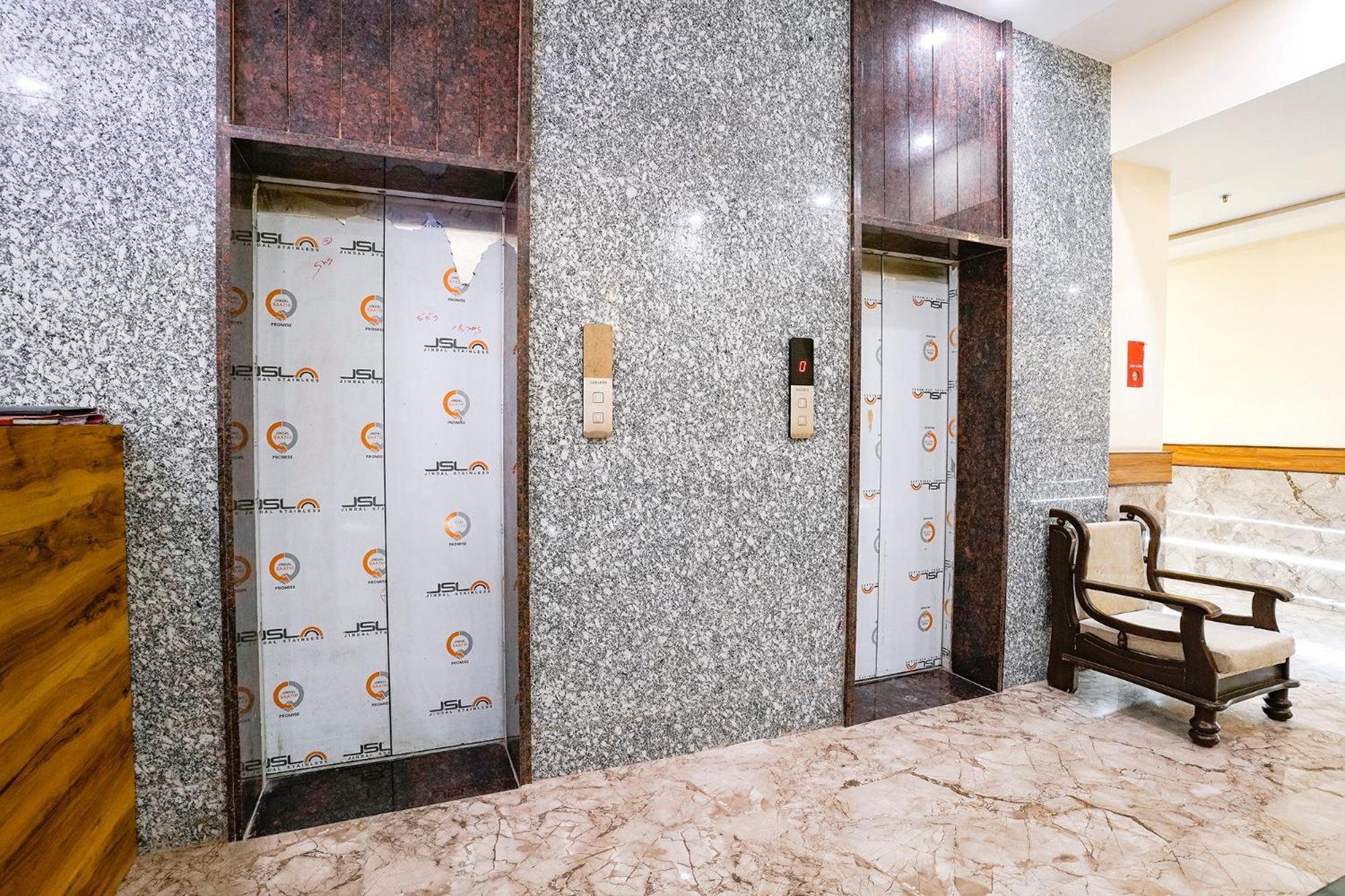 Fabhotel 7 Square - Nr Bkc Mumbai Exterior photo